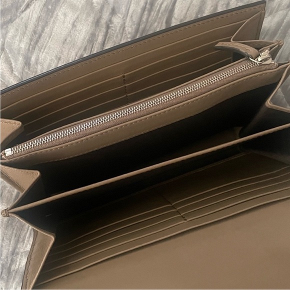 🔥 GUCCI Dionysus GG Supreme WOC - Picture 7 of 16